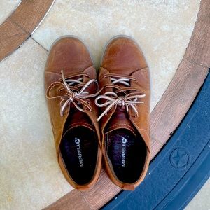 Merrell ladies size 7.5 leather uppers